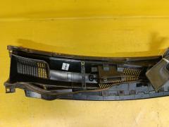 Решетка под лобовое стекло 55786-B1010 на Toyota Passo KGC30 Фото 11