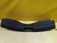 Обшивка багажника 64716-52160 на Toyota Ractis NCP120 Фото 3