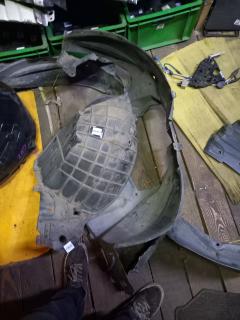 Подкрылок 212630, 2711FP1, 2711FP1T, 63840-1U600, 63840-8Y20A, 63840-9U000, 63840-9U20A, 63840-9U20B, 638401U600, 638429U000, 8400-618, 915.NS11115R, 974592, DS11174AR, DT501016L0R00, FP 5013 388, NNNOT06-300-R, NNNOT06300R, NNNOT06301R, PDS11174AR, ST-DTE1-016L-1 на Nissan Note E11 HR15DE Фото 9