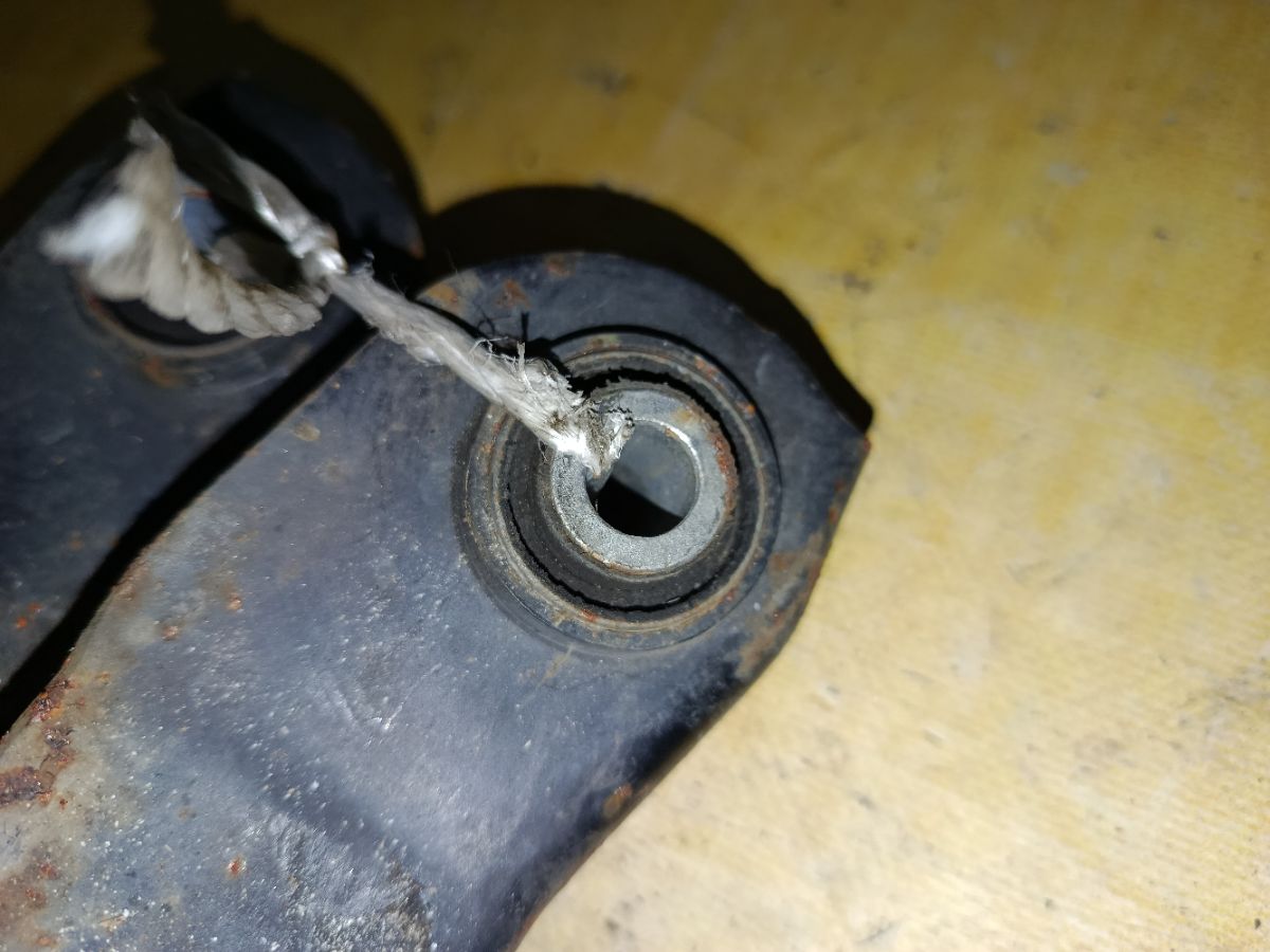 Рычаг 1064128, 1150353, 30666105, 31277584, 98AG-5K652-AK, BBP3-28-300A, BBP3-28-300B, BBP3-28-300C, BP4K-28-300C, BP4K-28-300D, BP4K-28-300E, UQ-075-7025 на Mazda Axela BK5P ZY-VE Фото 5 Рычаг 1064128, 1150353, 30666105, 31277584, 98AG-5K652-AK, BBP3-28-300A, BBP3-28-300B, BBP3-28-300C, BP4K-28-300C, BP4K-28-300D, BP4K-28-300E, UQ-075-7025 на Mazda Axela BK5P ZY-VE Фото 5