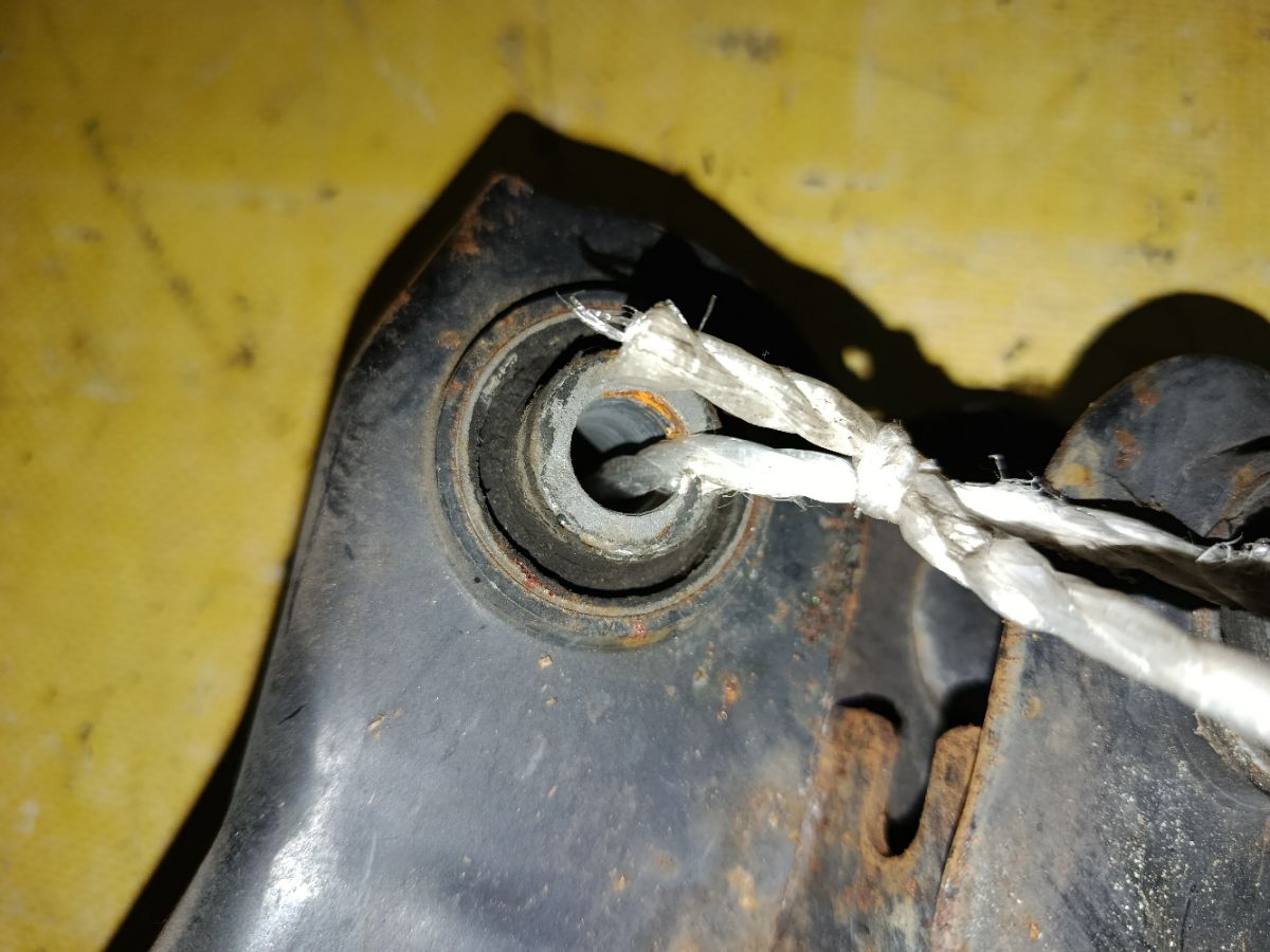 Рычаг 1064128, 1150353, 30666105, 31277584, 98AG-5K652-AK, BBP3-28-300A, BBP3-28-300B, BBP3-28-300C, BP4K-28-300C, BP4K-28-300D, BP4K-28-300E, UQ-075-7025 на Mazda Axela BK5P ZY-VE Фото 6 Рычаг 1064128, 1150353, 30666105, 31277584, 98AG-5K652-AK, BBP3-28-300A, BBP3-28-300B, BBP3-28-300C, BP4K-28-300C, BP4K-28-300D, BP4K-28-300E, UQ-075-7025 на Mazda Axela BK5P ZY-VE Фото 6