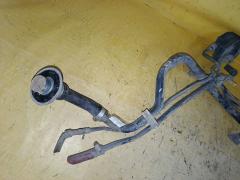 Заливная горловина топливного бака на Toyota Ractis NSP122 1NR-FKE Фото 5