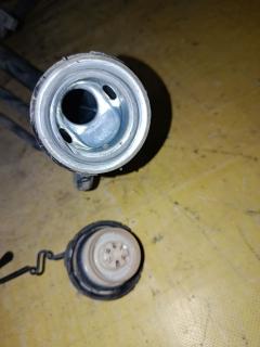 Заливная горловина топливного бака на Toyota Ractis NSP122 1NR-FKE Фото 7