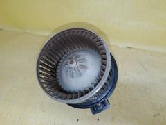 Мотор печки на Toyota Ist NCP60 Фото 5