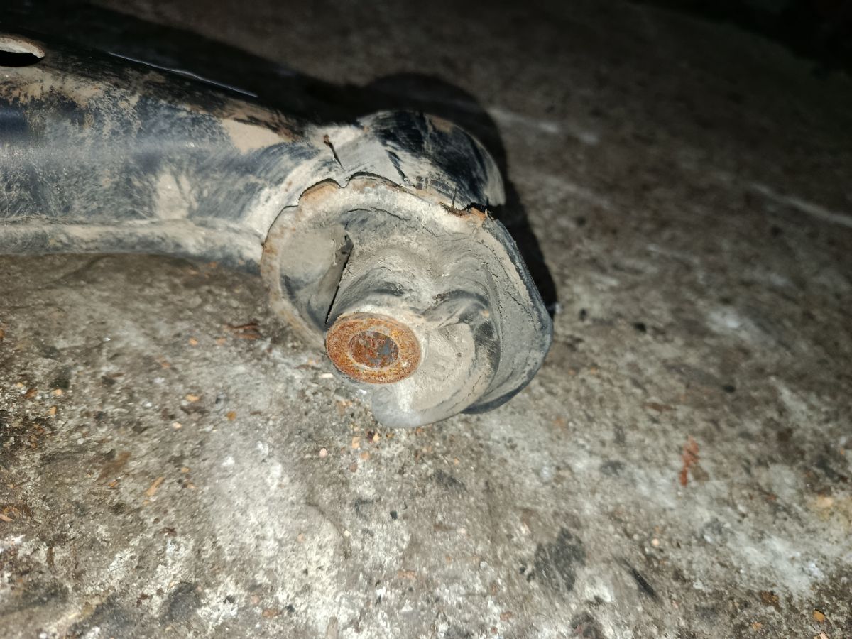 Балка подвески на Toyota Ist NCP61 1NZ-FE Фото 12