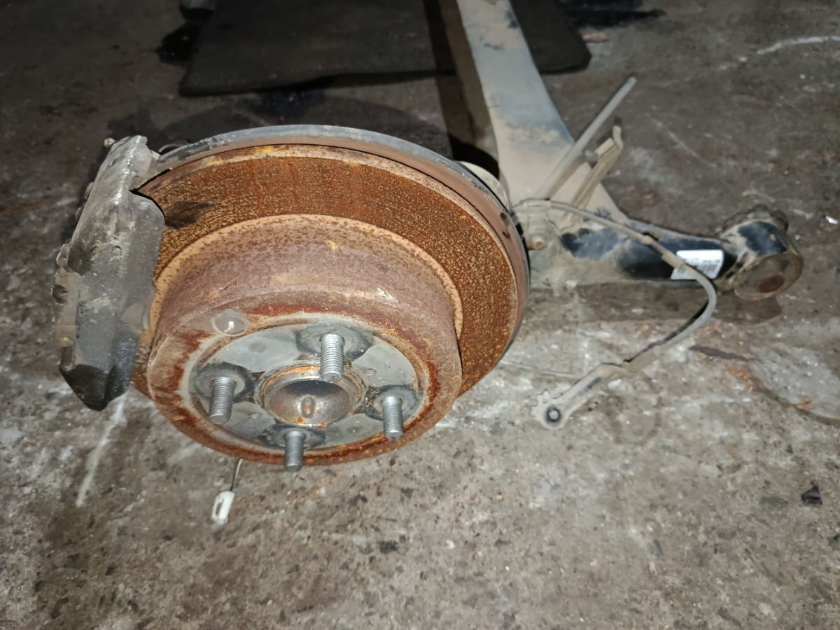 Балка подвески на Toyota Ist NCP61 1NZ-FE Фото 8