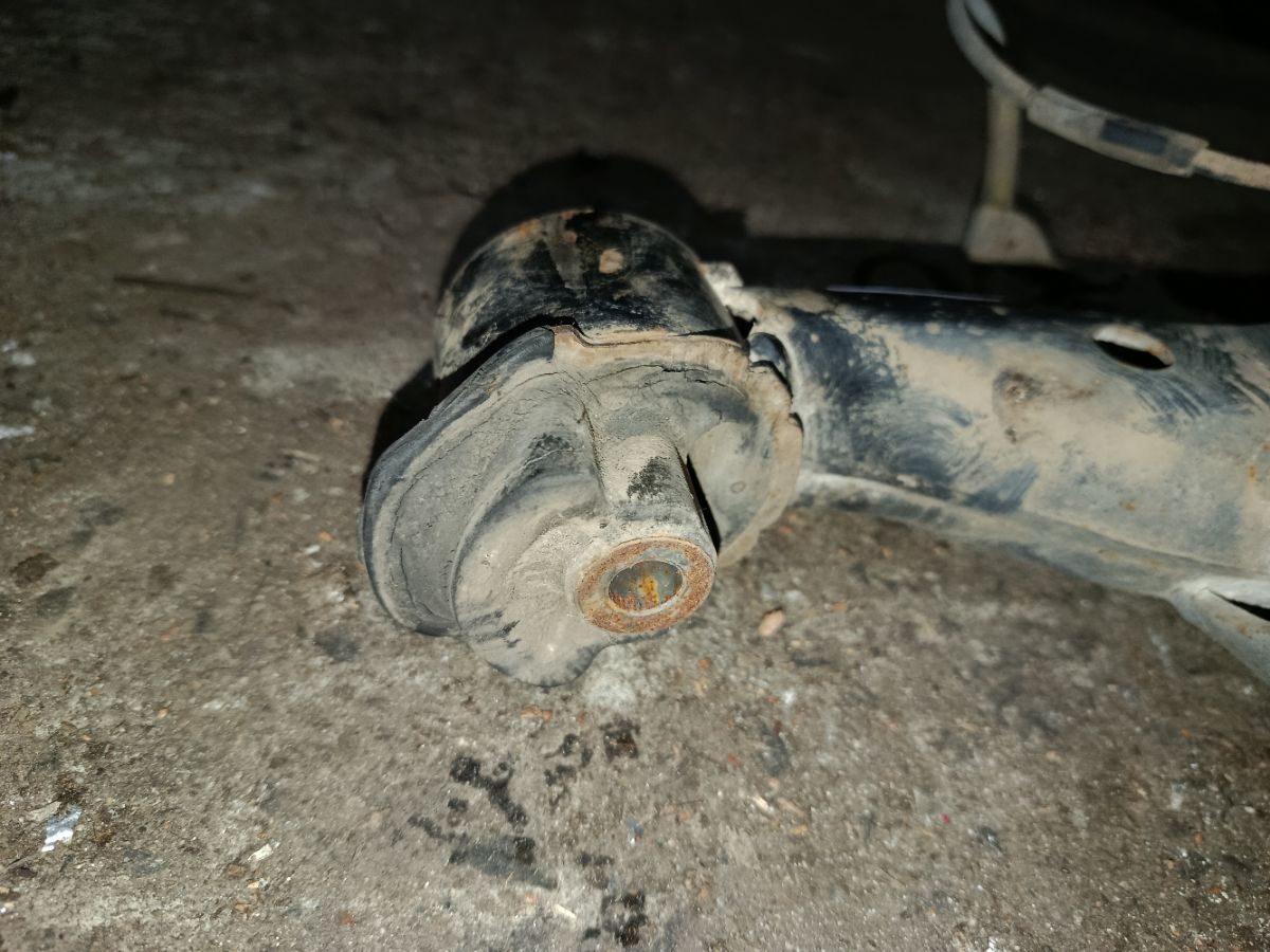 Балка подвески на Toyota Ist NCP61 1NZ-FE Фото 10