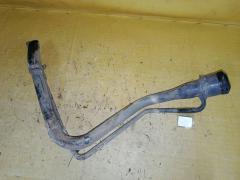 Заливная горловина топливного бака на Toyota Ist NCP61 1NZ-FE Фото 4