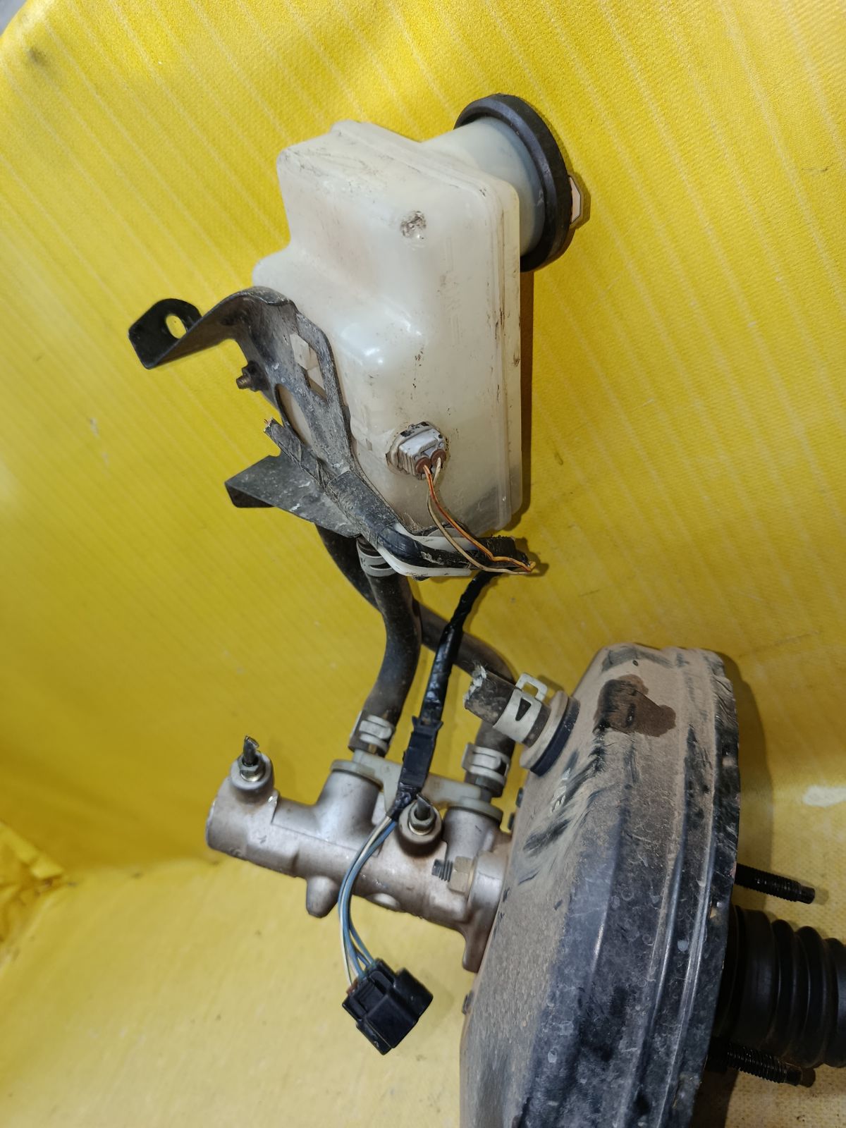 Главный тормозной цилиндр 47201-46040, 47201-52180 на Toyota Ist NCP61 1NZ-FE Фото 6 Главный тормозной цилиндр 47201-46040, 47201-52180 на Toyota Ist NCP61 1NZ-FE Фото 6