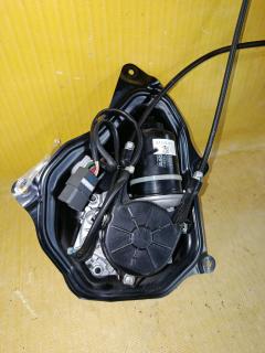 Доводчик двери на Toyota Sienta NCP81G Фото 8