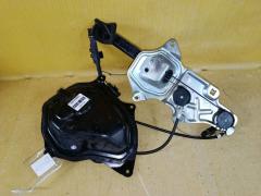 Доводчик двери на Toyota Sienta NCP81G Фото 9