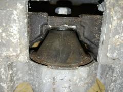 Подушка двигателя на Nissan Serena FC26 MR20DD Фото 8