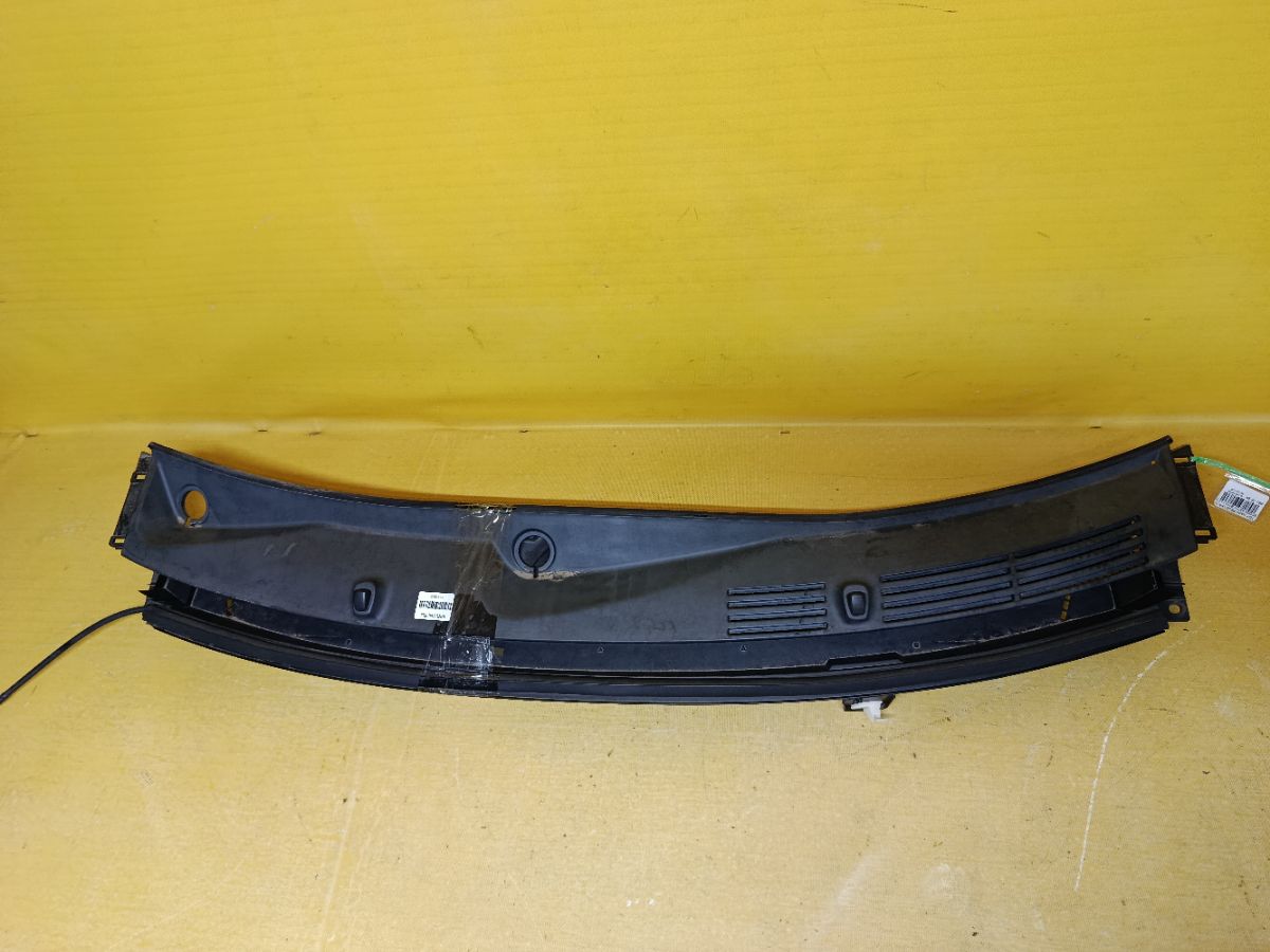 Решетка под лобовое стекло 55708-B1070 на Toyota Passo M700A Фото 5