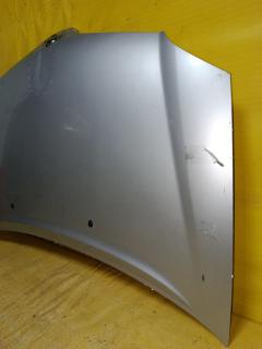Капот на Nissan Tino V10 Фото 6