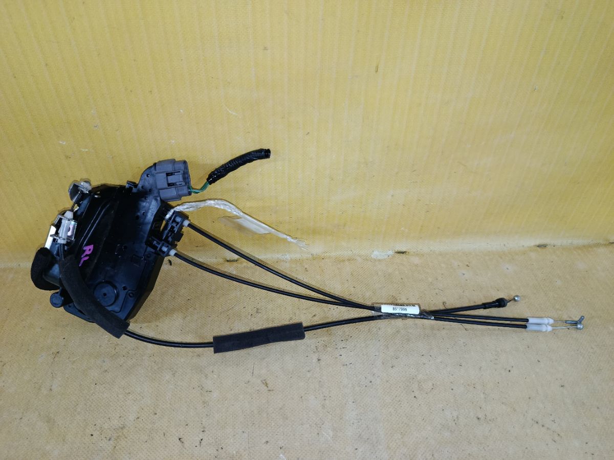 Замок двери на Nissan Tiida C11 Фото 4