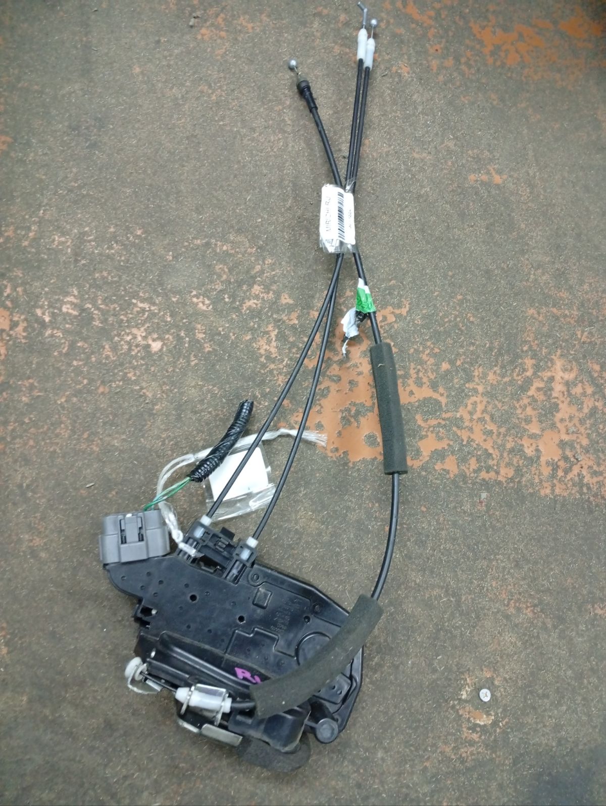 Замок двери на Nissan Tiida C11 Фото 8