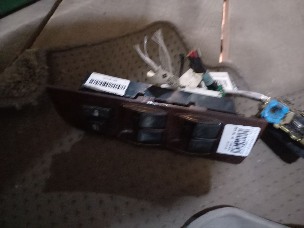 Блок упр-я стеклоподъемниками 84820-21020 на Toyota Corona Premio AT211 Фото 8