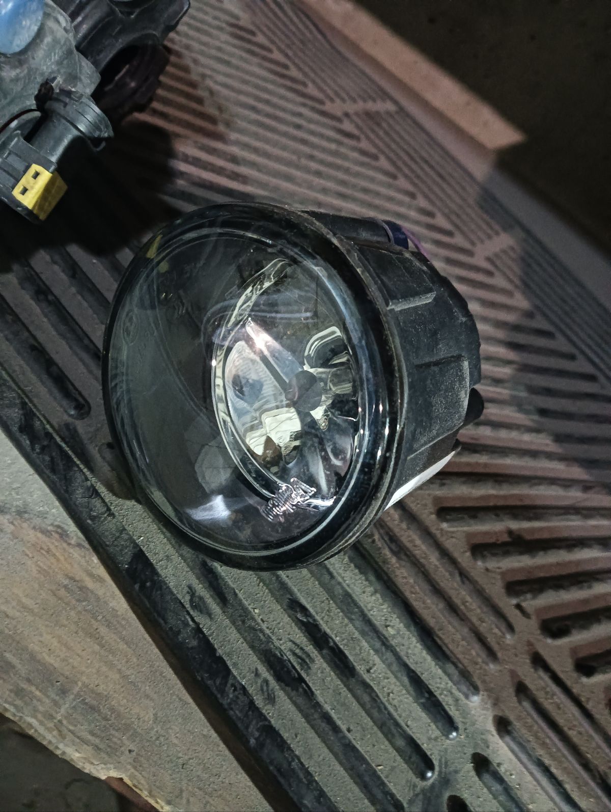 Туманка бамперная 03B2704 03B2704, на Nissan Tiida C11 Фото 7