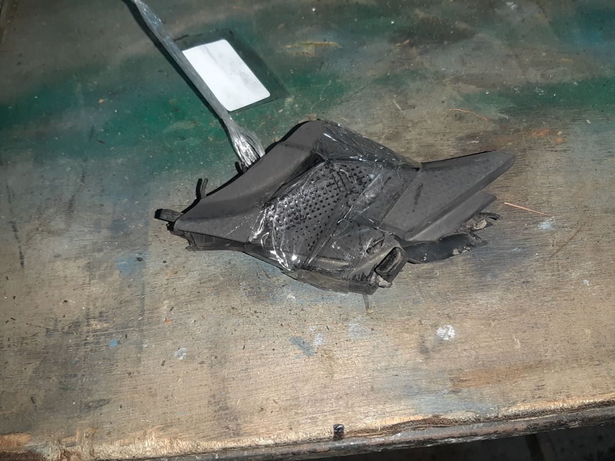 Решетка под лобовое стекло на Honda Fit GD1 Фото 9