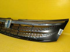 Решетка радиатора 53101-44230 на Toyota Isis ANM10G Фото 5