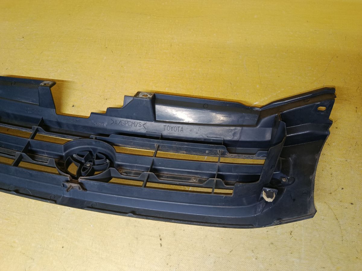 Решетка радиатора 53111-28120 на Toyota Lite Ace KR42V Фото 8