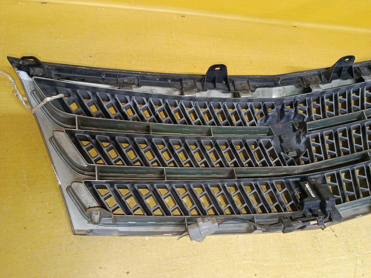 Решетка радиатора 53101-58010 на Toyota Alphard MNH10W Фото 12