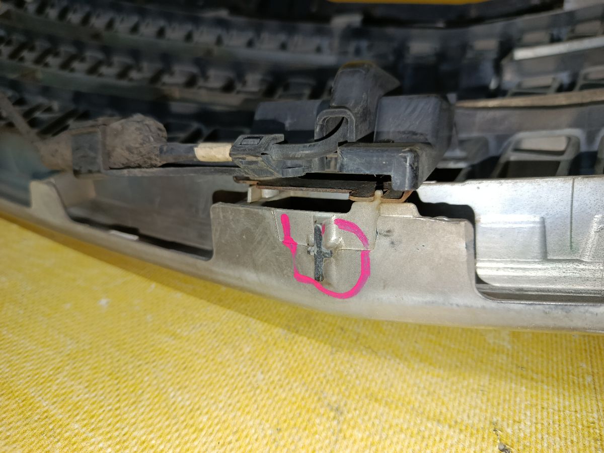 Решетка радиатора 53101-58010 на Toyota Alphard MNH10W Фото 13