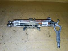 Домкрат на Nissan March K13 Фото 3