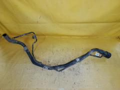 Заливная горловина топливного бака 77201-28240, 77201-28290 на Toyota Voxy AZR60G 1AZ-FSE Фото 4