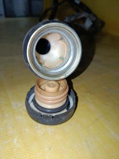 Заливная горловина топливного бака 77201-28240, 77201-28290 на Toyota Voxy AZR60G 1AZ-FSE Фото 6