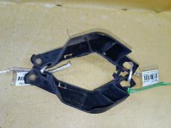 Крепление бампера на Toyota Voxy AZR60G Фото 4