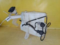 Бачок омывателя на Toyota Prius ZVW30 Фото 6