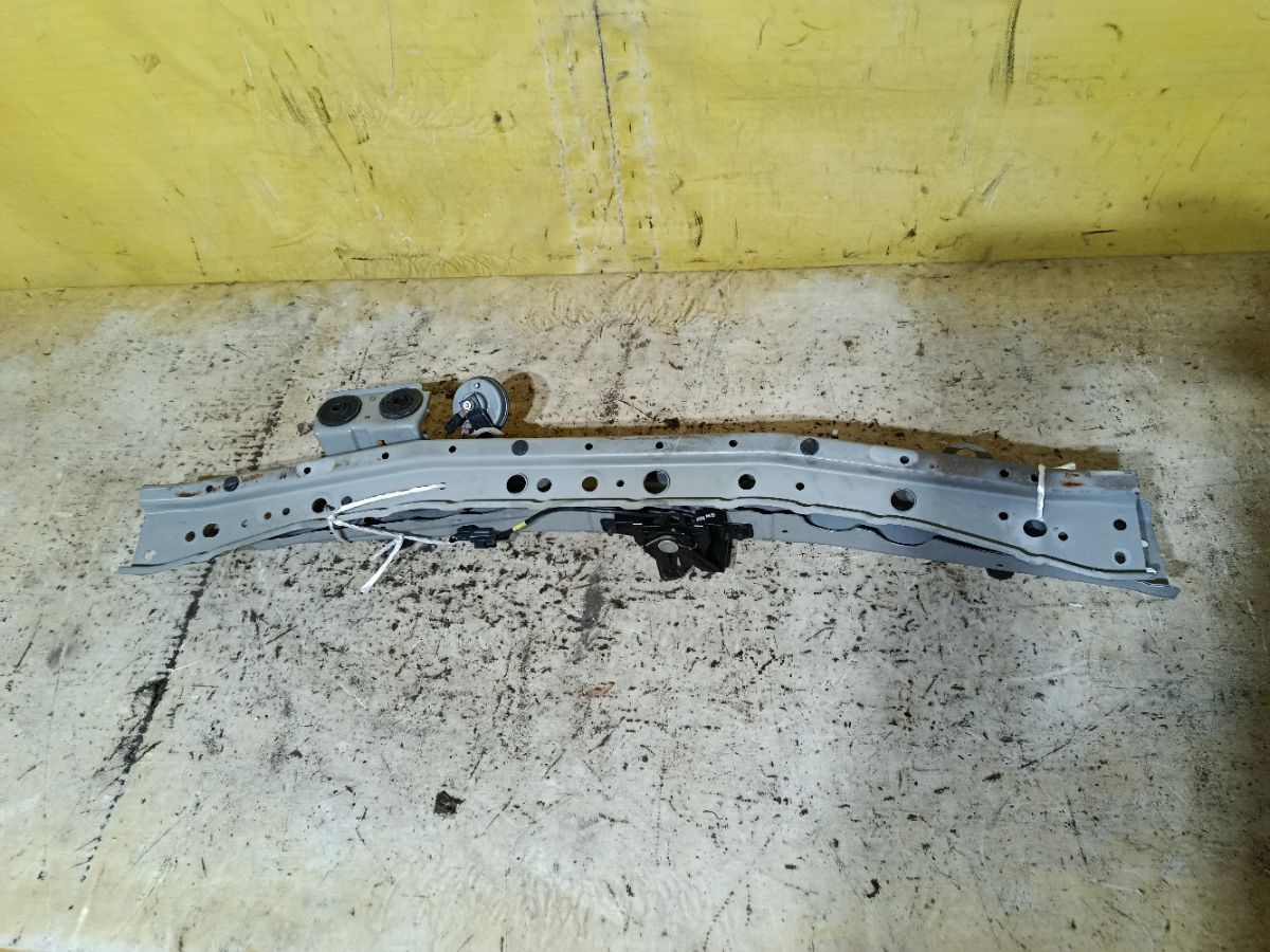 Планка телевизора на Nissan Note E12 HR12DDR Фото 2