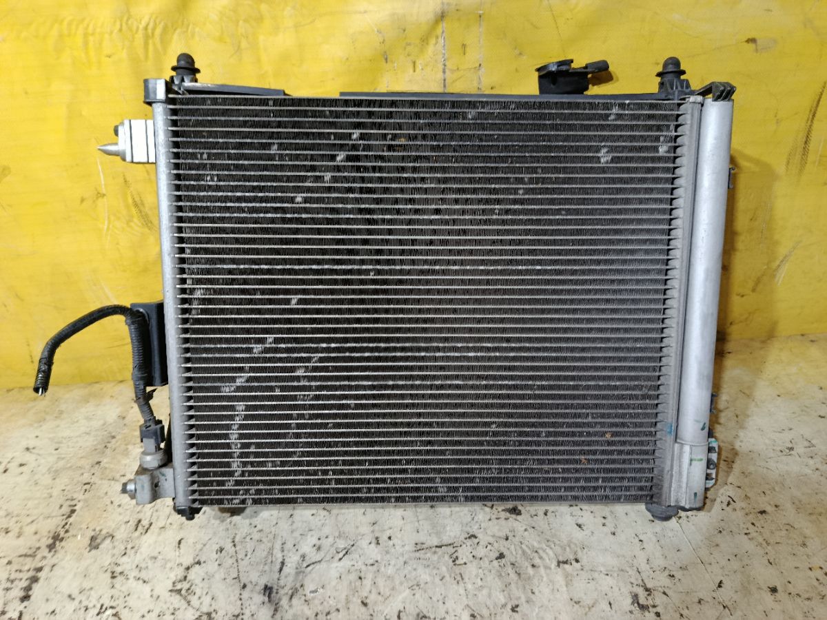 Радиатор ДВС на Nissan Note E12 HR12DDR Фото 2