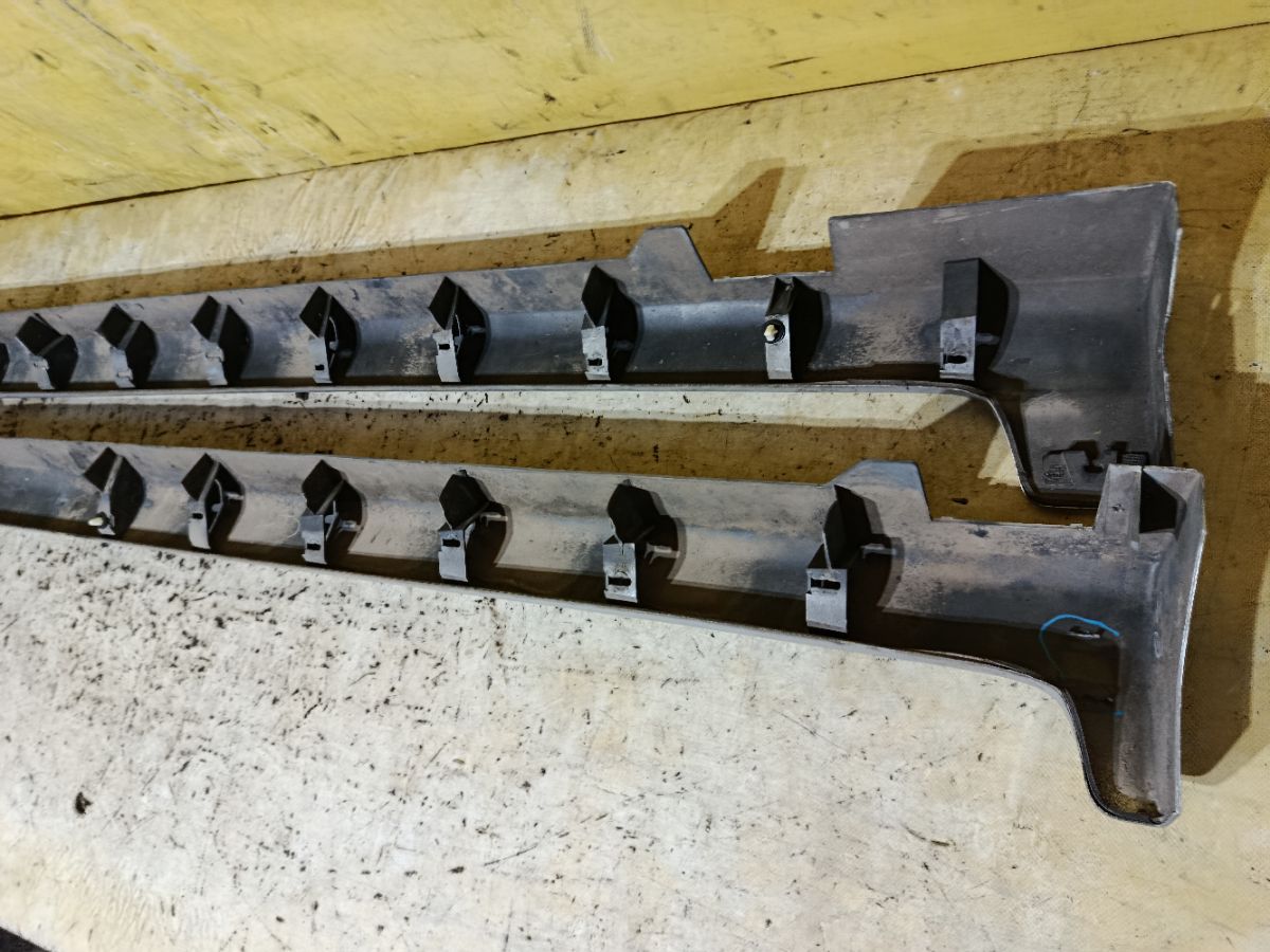 Порог кузова пластиковый ( обвес ) на Mazda Demio DY5W Фото 4