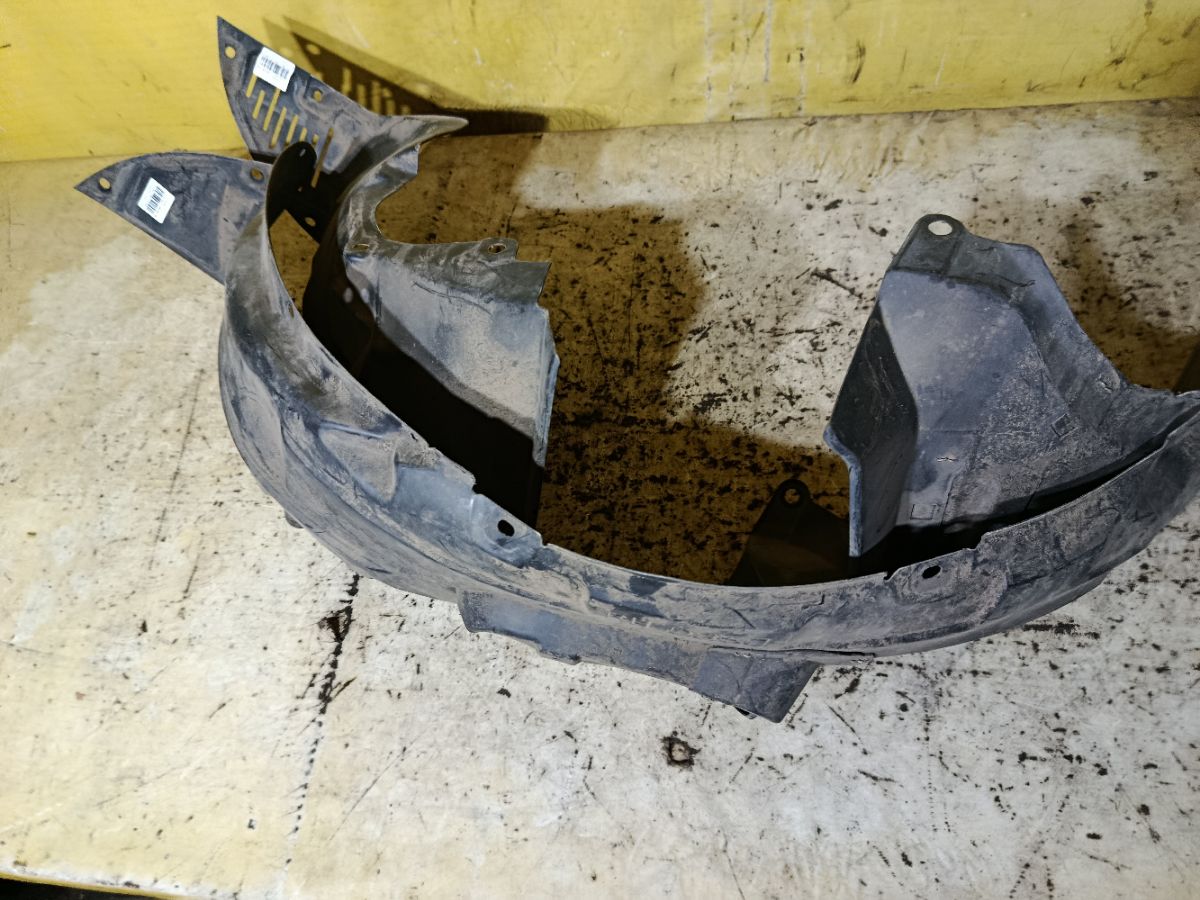 Подкрылок на Mazda Demio DY5W ZY-VE Фото 5