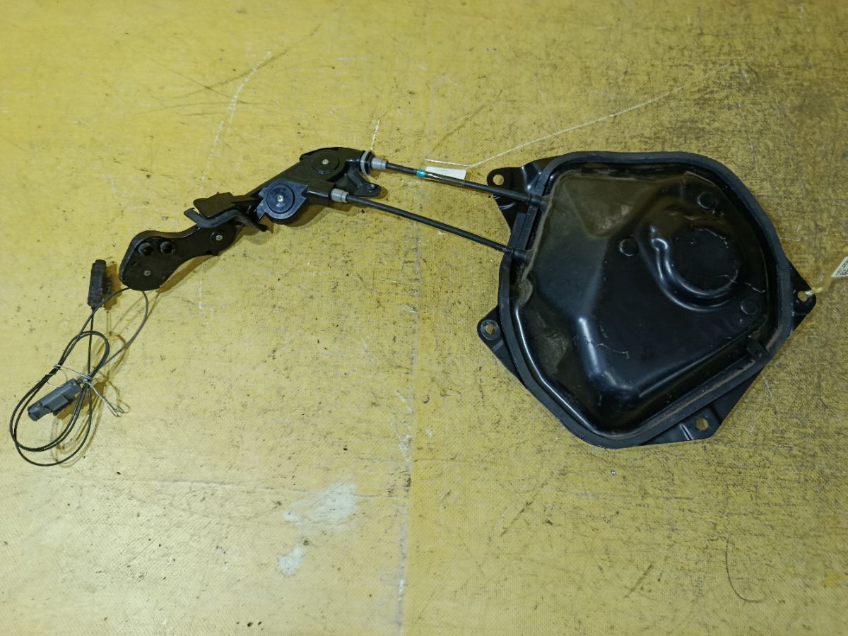Доводчик двери на Nissan Serena C25 Фото 2