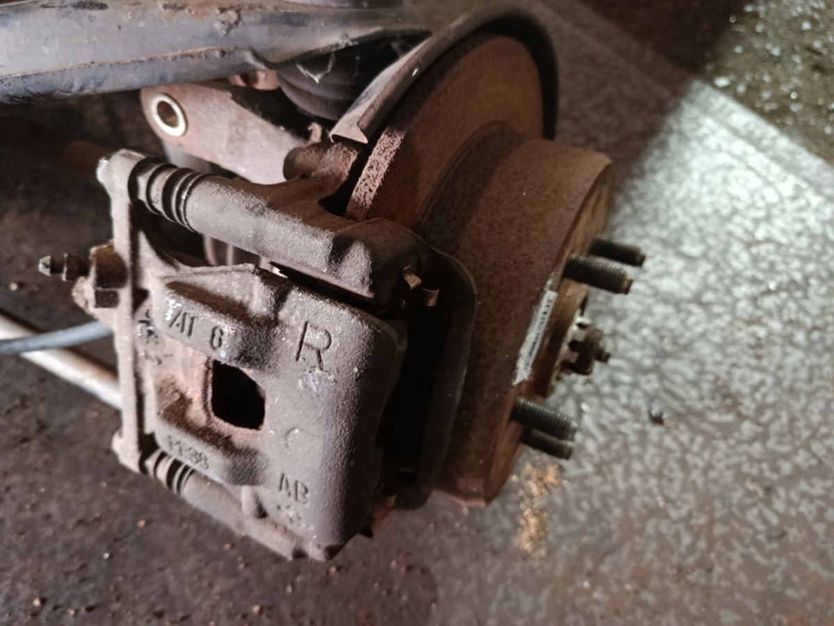 Балка подвески на Toyota Mark Ii GX90 1G-FE Фото 5