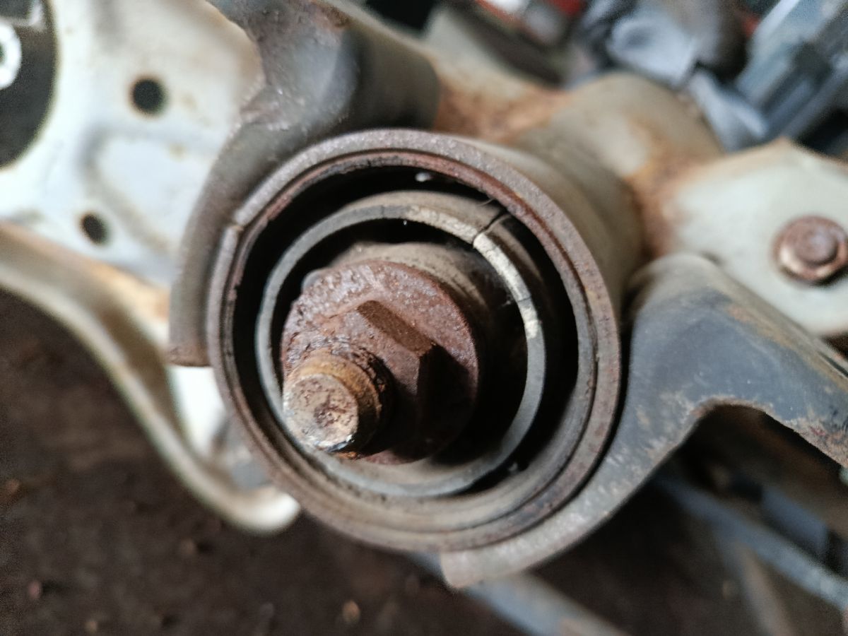 Балка подвески на Toyota Mark Ii GX90 1G-FE Фото 8