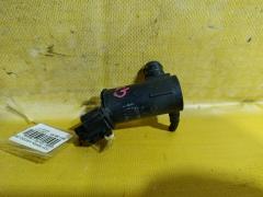 Насос омывателя стекла 85310-20210 на Toyota Mark Ii GX90 1G-FE Фото 2