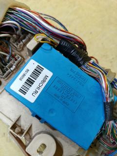 Блок предохранителей 89221-22020 на Toyota Mark Ii GX90 1G-FE Фото 4