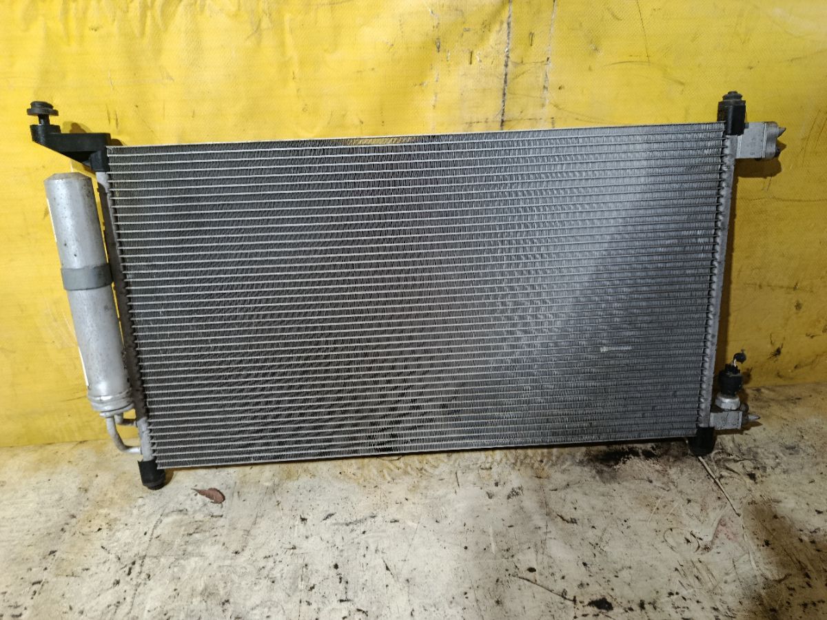 Радиатор кондиционера 92110 1U600, 92110 ED000, FX-267-3170, TD-267-3170 на Nissan Tiida Latio SC11 HR15DE Фото 1