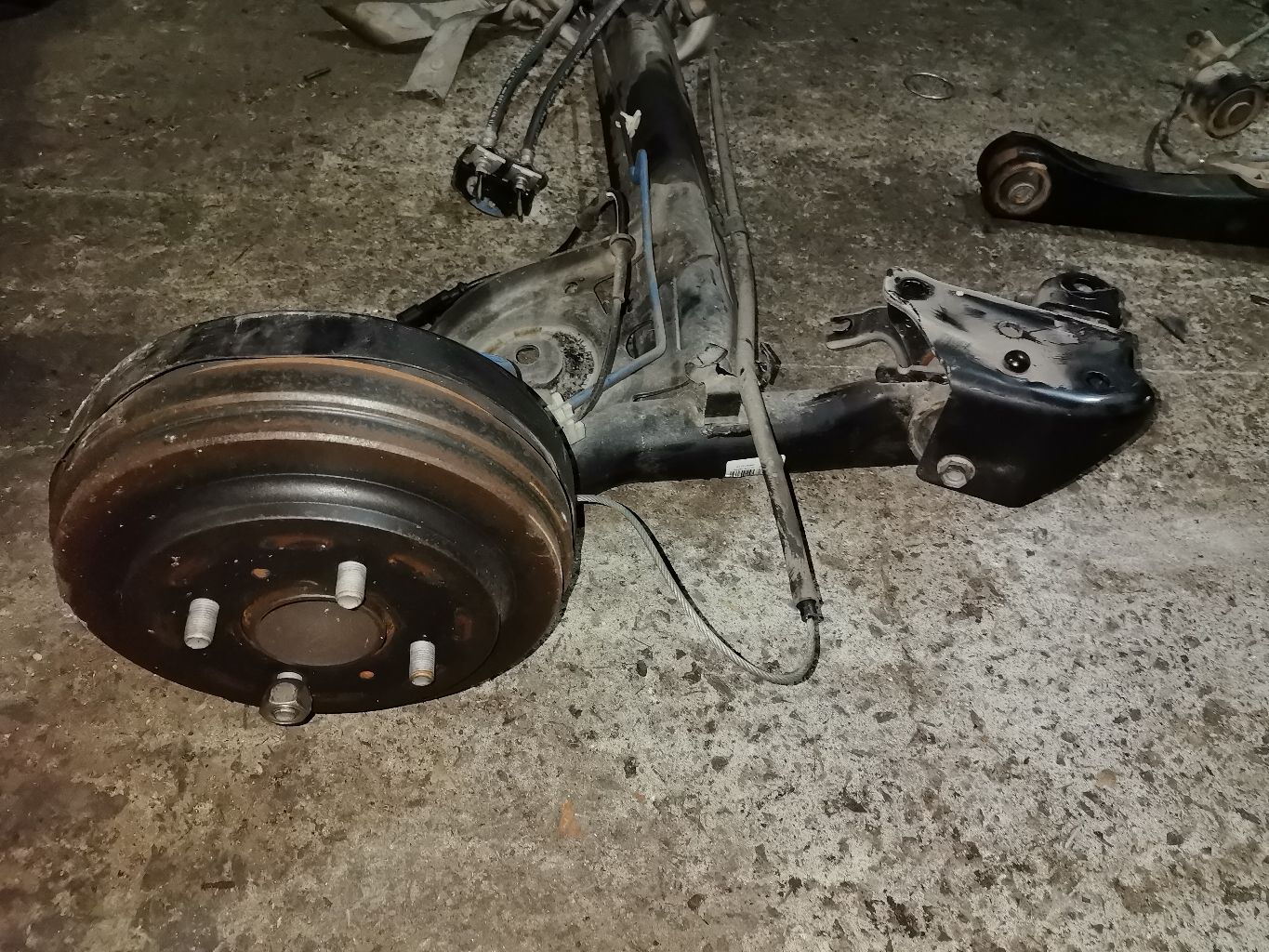 Балка подвески на Nissan Tiida Latio SC11 HR15DE Фото 5