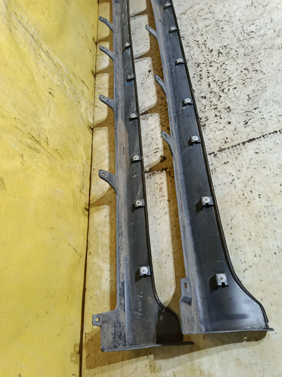 Порог кузова пластиковый ( обвес ) на Nissan Note E11 Фото 8