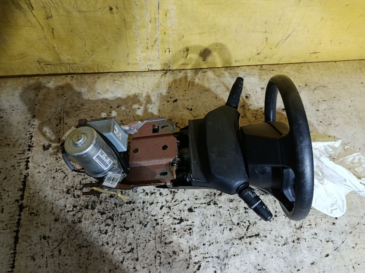 Рулевая колонка на Nissan Note E11 Фото 3