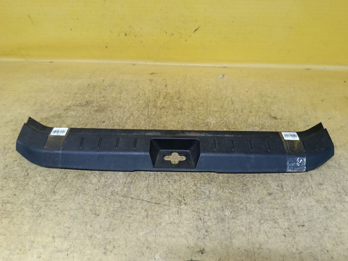 Обшивка багажника 84992-1U600 на Nissan Note E11 Фото 2