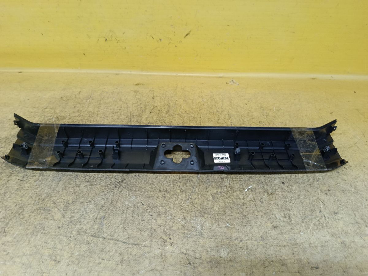 Обшивка багажника 84992-1U600 на Nissan Note E11 Фото 4