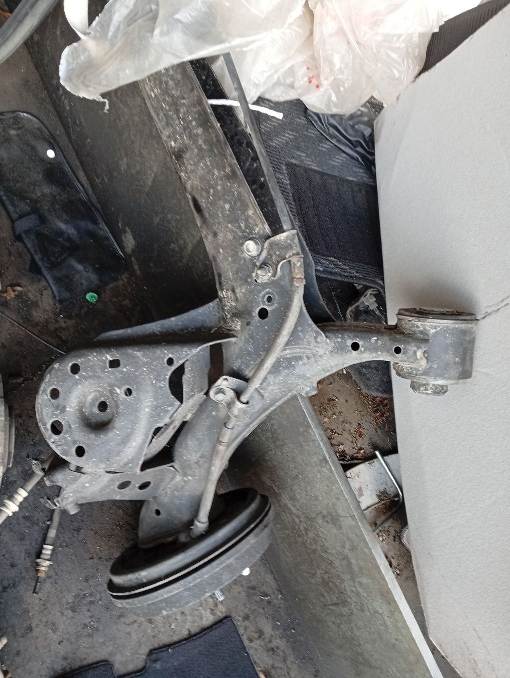 Балка подвески на Nissan Cube Z12 HR15DE Фото 2