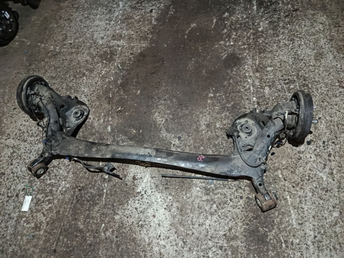 Балка подвески на Nissan Cube Z12 HR15DE Фото 3
