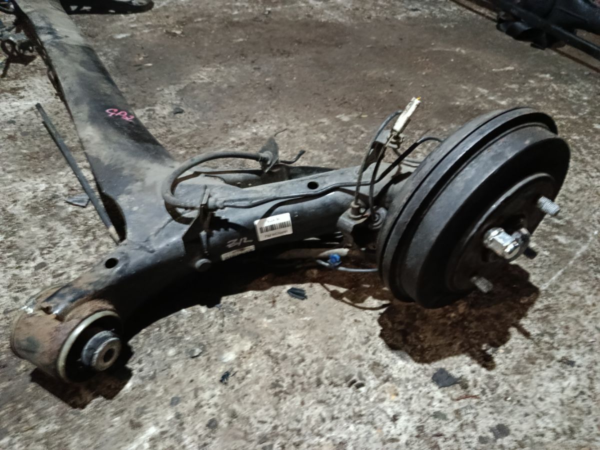 Балка подвески на Nissan Cube Z12 HR15DE Фото 6